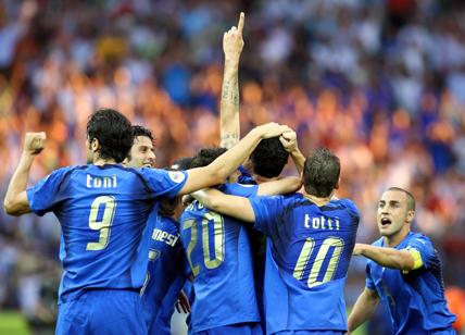 Cannavaro, Materazzi e Luca Toni: i campioni del mondo 2006 tornano in campo con... uno show!