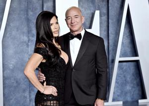 Jeff Bezos e Lauren Sanchez si sposano: festa da 10 mln di dollari e Venezia blindata, cosa sappiamo sulle nozze dell'anno