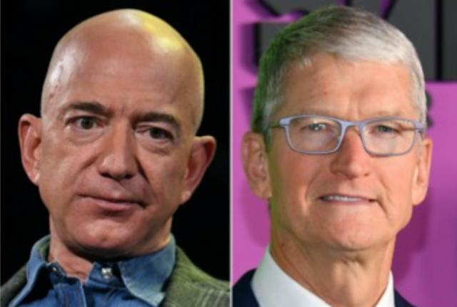 Jeff Bezos e Tim Cook Jeff Bezos e Tim Cook