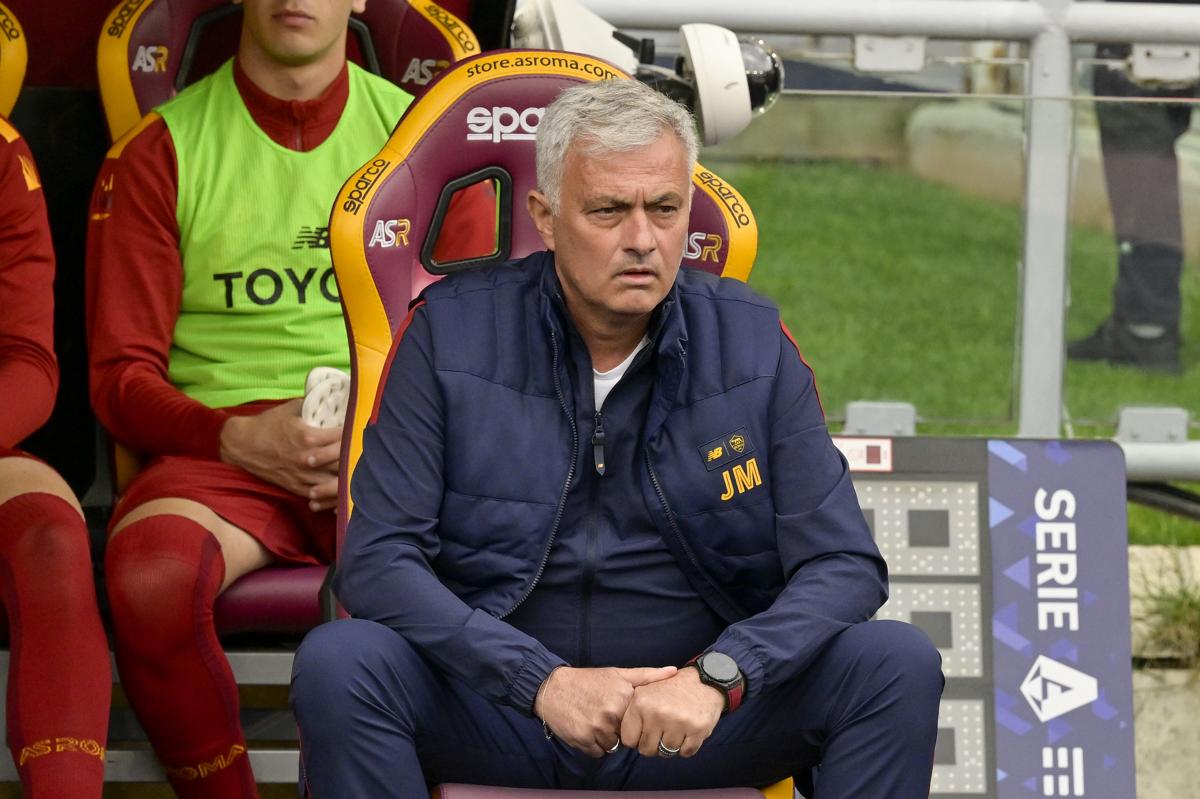 José Mourinho (foto Lapresse) José Mourinho (foto Lapresse)