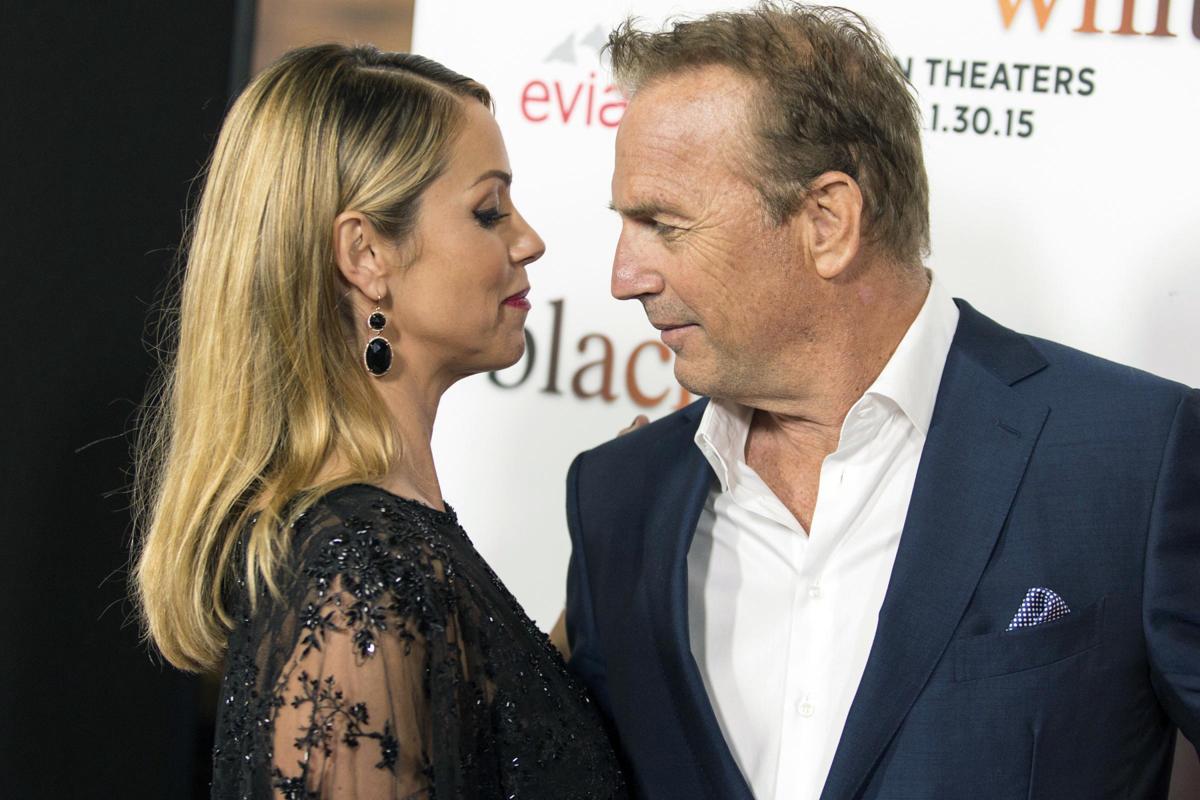 Kevin Costner e Christine Baumgartner, divorzio dopo 18 anni di matrimonio (foto Lapresse) Kevin Costner e Christine Baumgartner, divorzio dopo 18 anni di matrimonio (foto Lapresse)