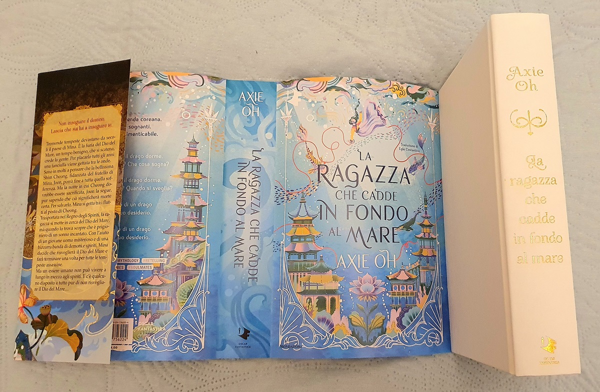 "La ragazza che cadde in fondo al mare" di Axie Oh (Mondadori Oscar Fantastica) - Cover interna "La ragazza che cadde in fondo al mare" di Axie Oh (Mondadori Oscar Fantastica) - Cover interna
