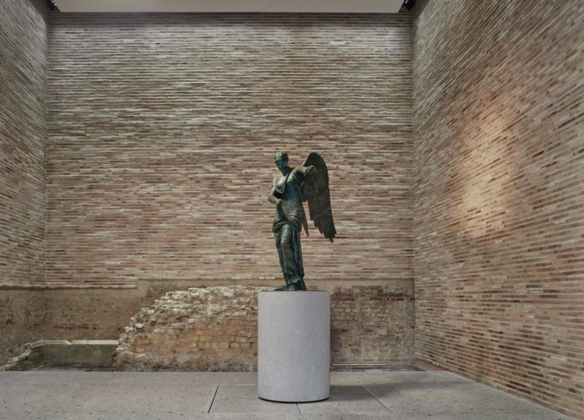 La Vittoria Alata statua