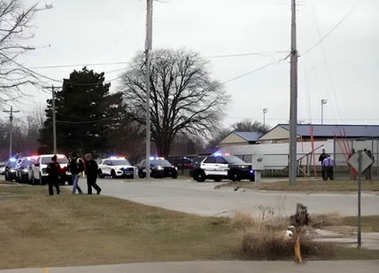 Stati Uniti, paura in Iowa: sparatoria in un liceo. Deceduto l'assalitore