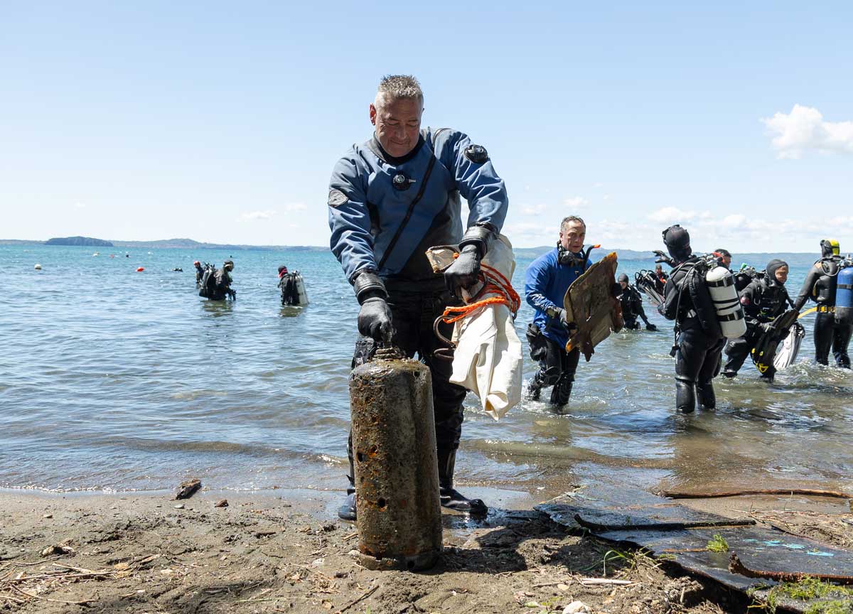 Bolsena, un lago di immondizia: il fondale restituisce 17 quintali di rifiuti