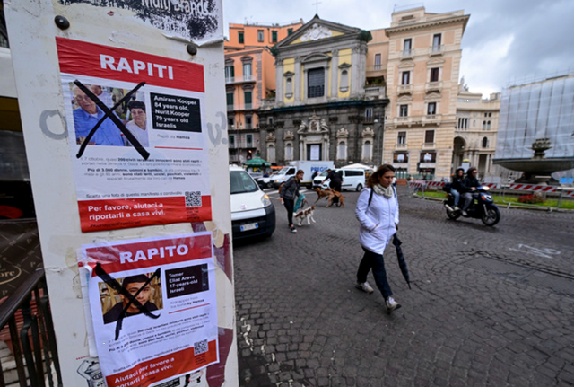 Locandine a Napoli Locandine a Napoli