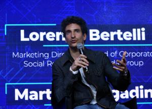 Prada, il figlio di Miuccia e Patrizio Bertelli sarÃ  Presidente esecutivo di Versace. E sulla governance ha giÃ  le idee chiare