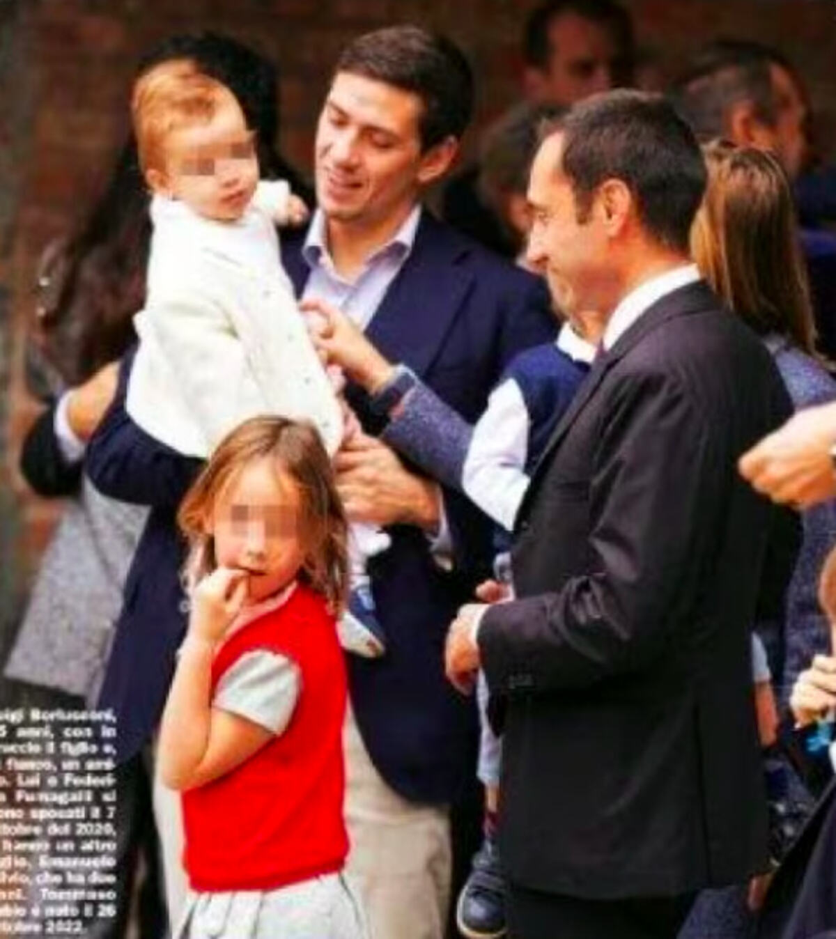 Luigi Berlusconi con il figlio, foto da Chi 2 Luigi Berlusconi con il figlio, foto da Chi 2