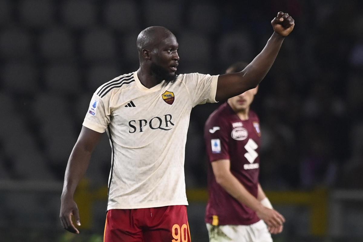 Lukaku in gol a Torino con la maglia della Roma (foto Lapresse) Lukaku in gol a Torino con la maglia della Roma (foto Lapresse)