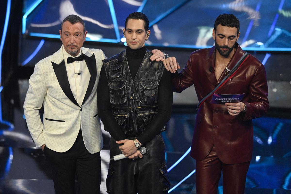 Mahmood, Amadeus e Marco Mengoni (foto Lapresse) Mahmood, Amadeus e Marco Mengoni (foto Lapresse)