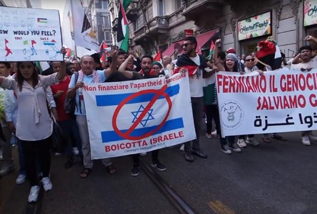 Manifestazione Pro Palestina a Milano Manifestazione Pro Palestina a Milano