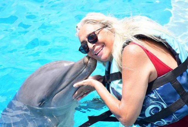 Mara Venier al Dolphin Discovery di Punta Cana (Instagram mara_venier) Mara Venier al Dolphin Discovery di Punta Cana (Instagram mara_venier)