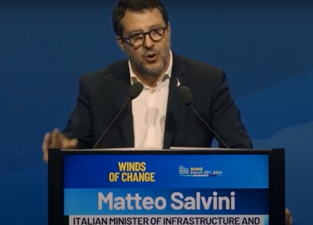 Salvini: “Never a single Italian fighting in Ukraine”.  Do you agree?  RATE IT