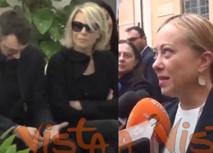 Maurizio Costanzo, Maria De Filippi alla camera ardente. Meloni: "Con lui le mie prime interviste"