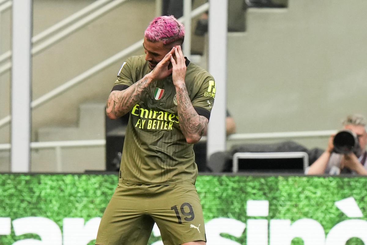 milan theo hernandez lazio gol (3)