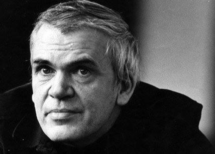 Kundera come la corazzata Kotiomkin di Fantozzi. Quando Roberto D’Agostino lo perculò
