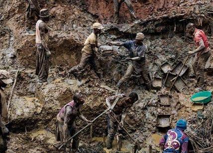 Congo, comunità sfrattate: così le multinazionali fanno il pieno di cobalto