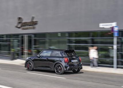 MINI accende i riflettori sulla John Cooper Works nell'edizione limitata 1to6