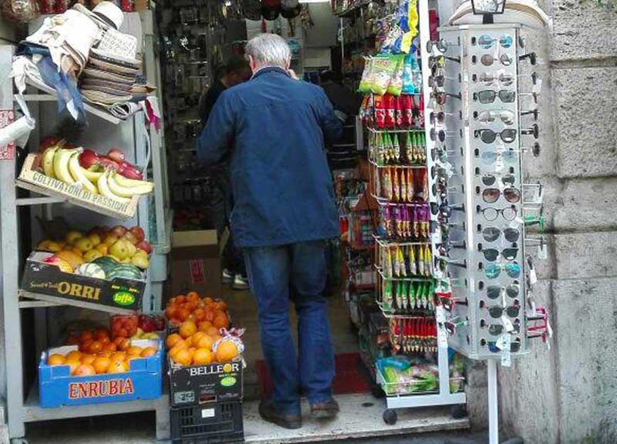 Minimarket a Roma Minimarket a Roma