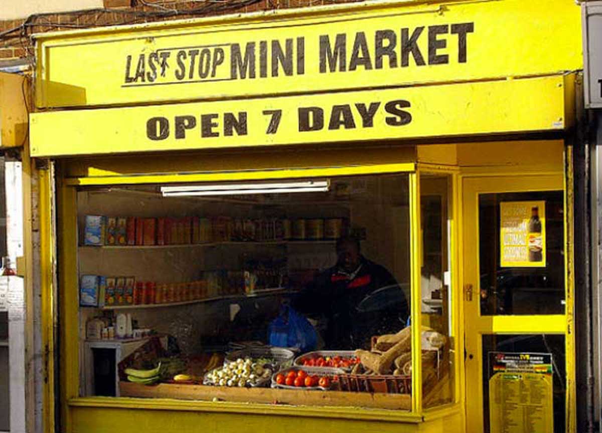 Un minimarket Un minimarket