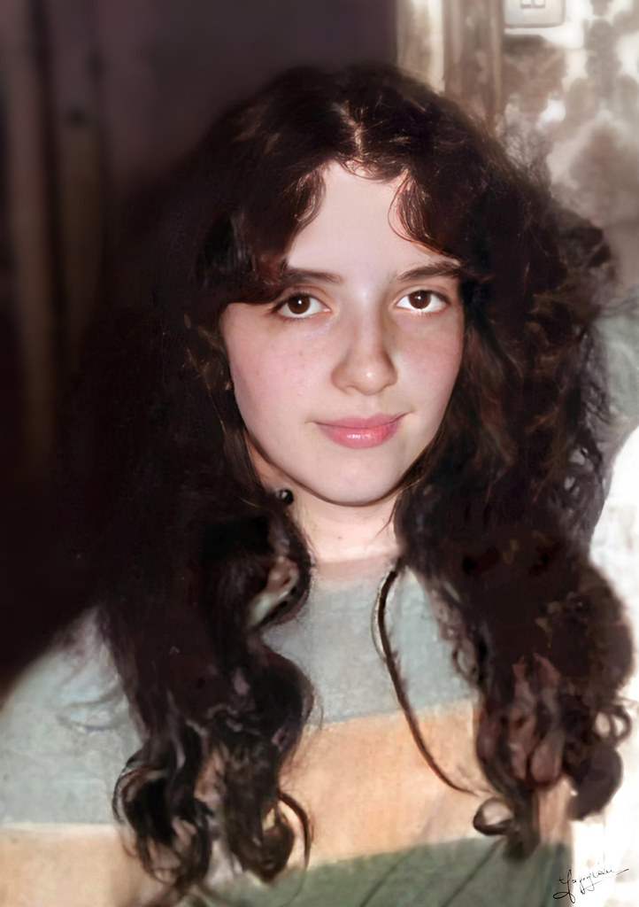Mirella Gregori : «Un Abbraccio» - Complete version - Digital BW Photo Restore to HD Color. Di Gregorj Cocco. Licenza CC BY-ND Mirella Gregori : «Un Abbraccio» - Complete version - Digital BW Photo Restore to HD Color. Di Gregorj Cocco. Licenza CC BY-ND