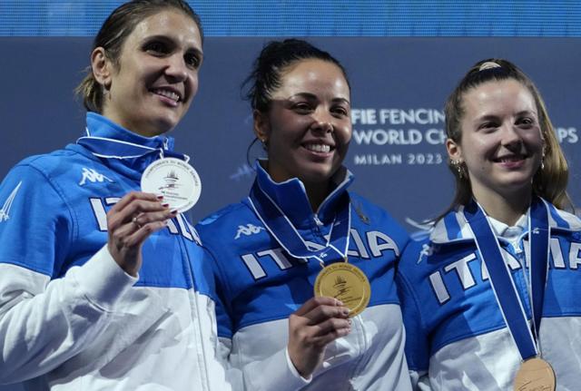 Mondiali di scherma, fioretto femminile oro a squadra (foto Lapresse) Mondiali di scherma, fioretto femminile oro a squadra (foto Lapresse)