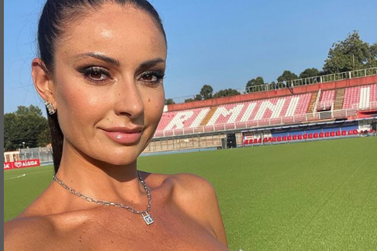 monica bertini selfie scollatura giornalista sportiva mediaset