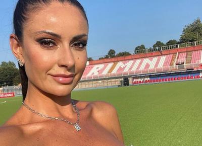 monica bertini selfie scollatura giornalista sportiva mediaset