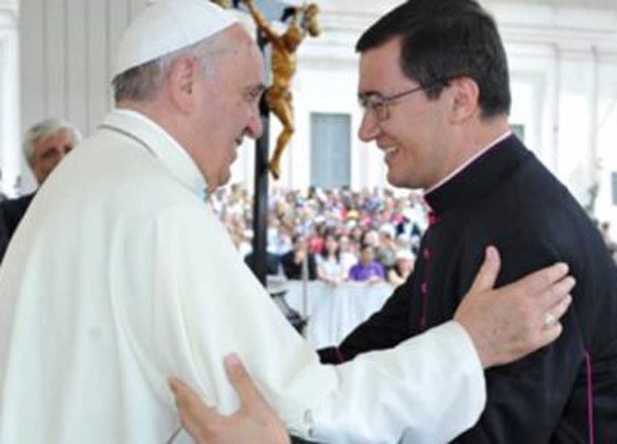 Monsignor Ciampanelli con Papa Bergoglio Monsignor Ciampanelli con Papa Bergoglio
