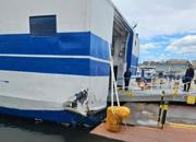 Napoli, nave finisce contro la banchina del porto: decine di feriti