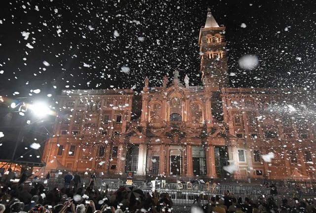 La nevicata di Santa Maria Maggiore a Roma del 5 agosto La nevicata di Santa Maria Maggiore a Roma del 5 agosto