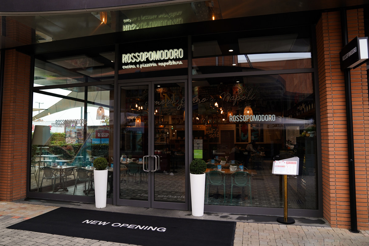 Autogrill e Rossopomodoro: inaugurato il primo punto vendita a Vicolungo Autogrill e Rossopomodoro: inaugurato il primo punto vendita a Vicolungo