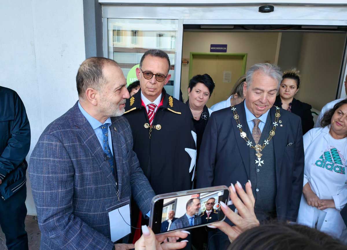 La donazione all'ospedale di Saranda