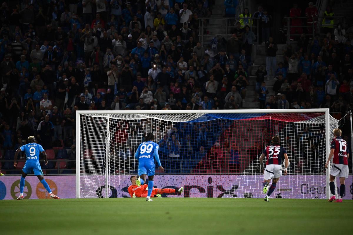 Osimhen rigore Bologna Napoli