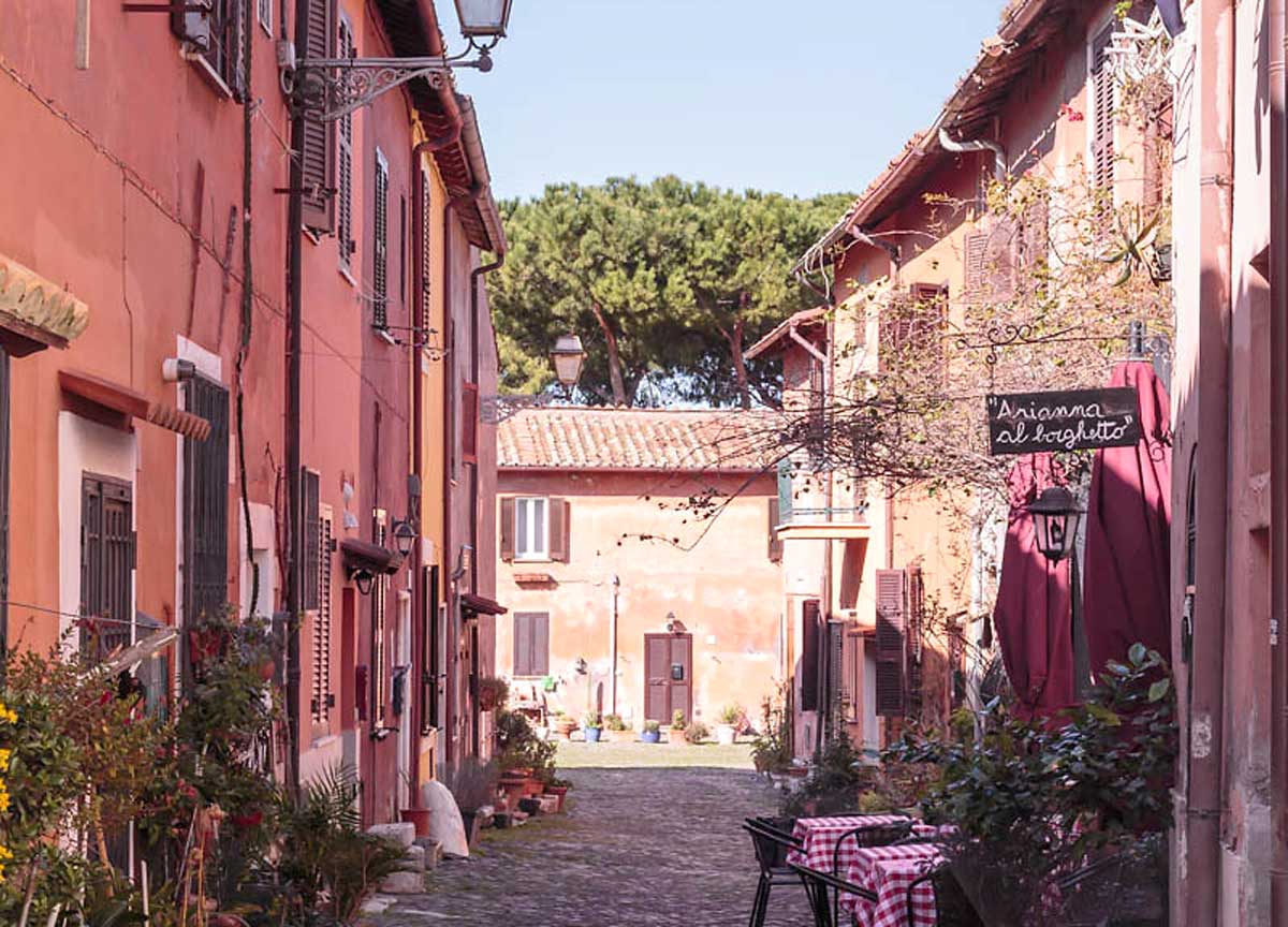 Il borghetto di Ostia Antica Il borghetto di Ostia Antica