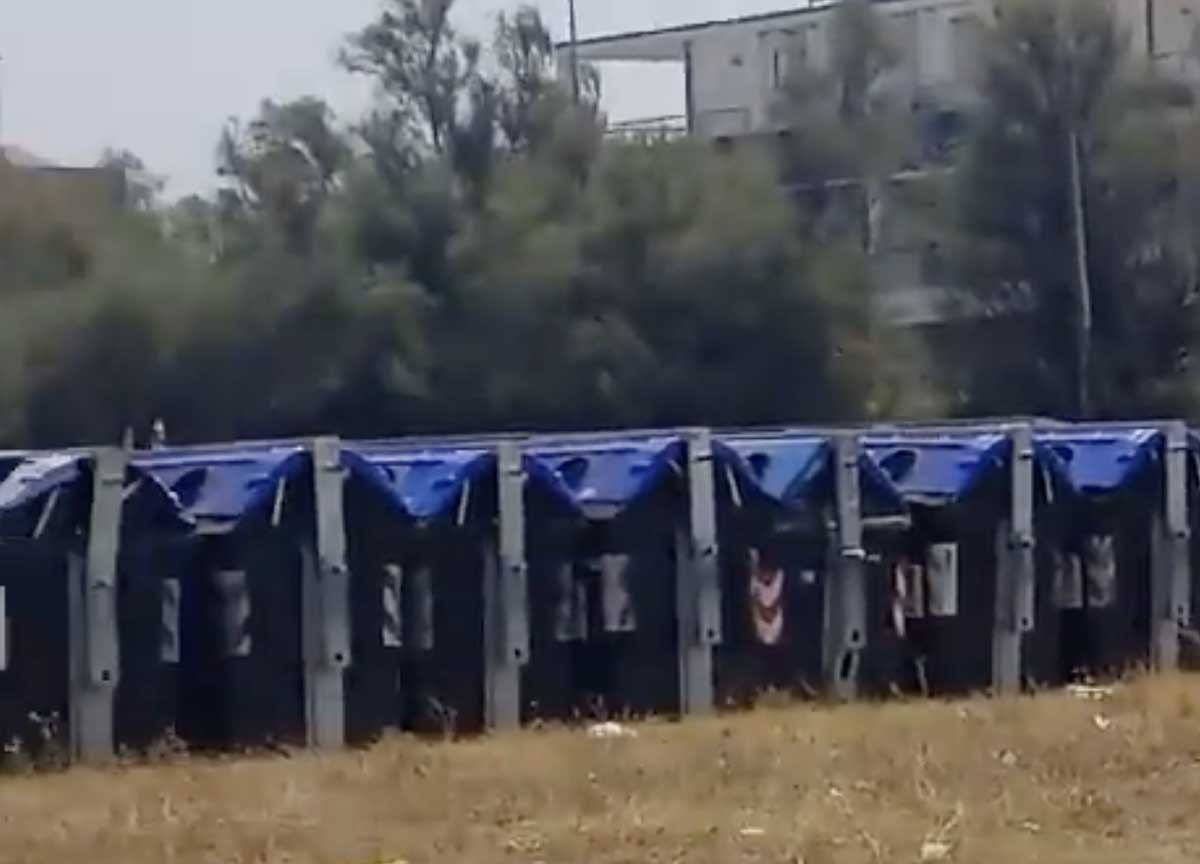Ostia deposito cassonetti Ama sul Lungomare Ostia deposito cassonetti Ama sul Lungomare
