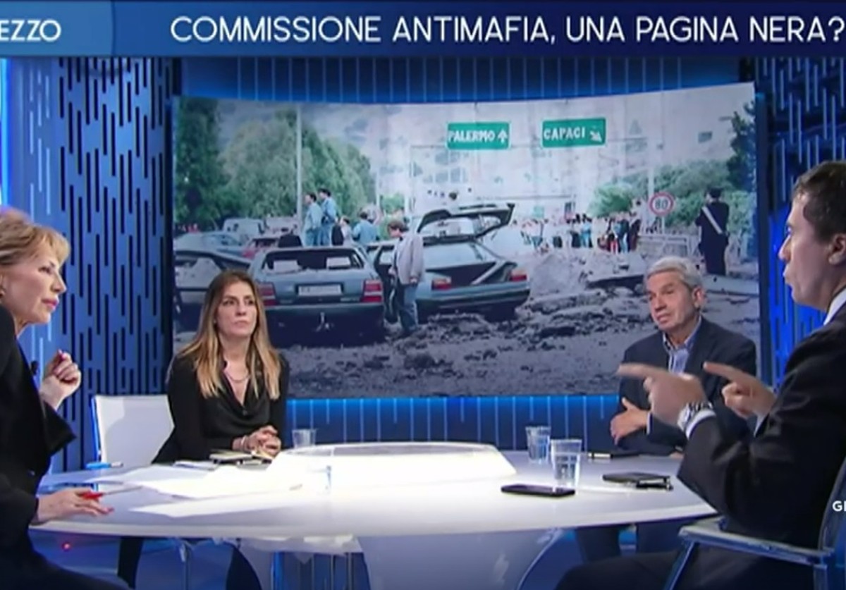 Otto e mezzo: Bocchino e Padellaro litigano, Gruber perde la pazienza. Mai vista così  