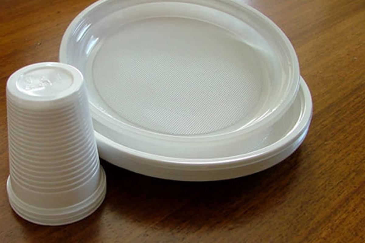 Plastic plates recalled from sale.  Ministry: ‘Risks associated to well being’