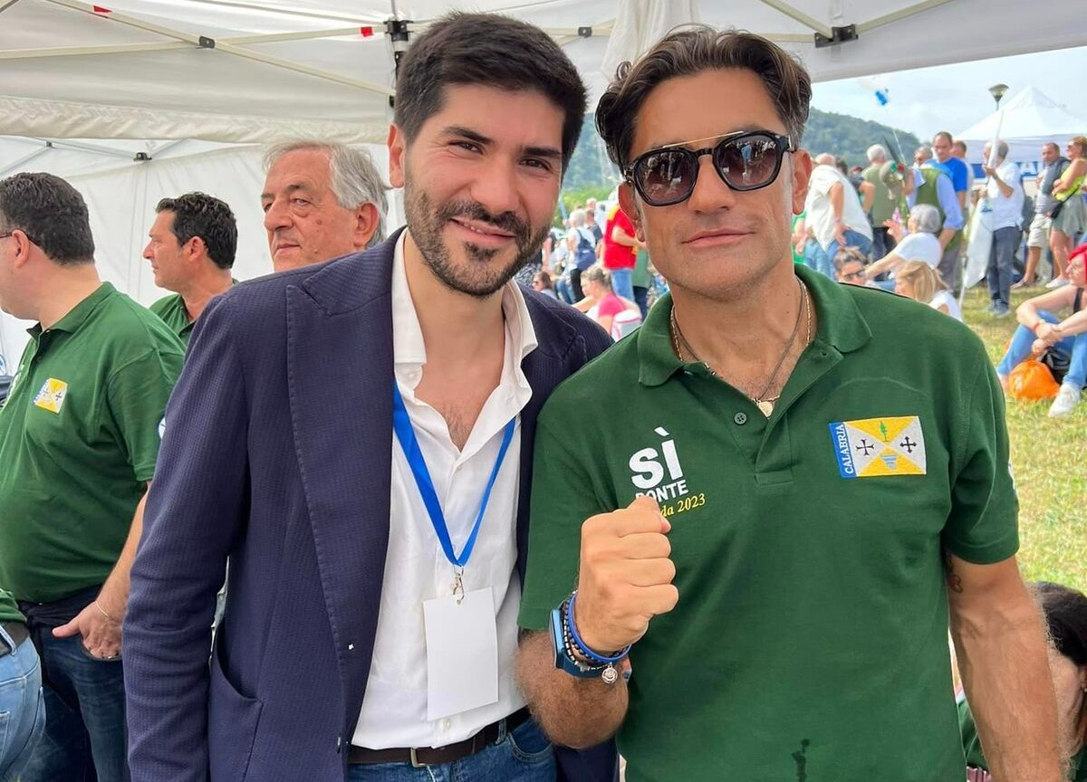 Foto di Pontida pubblicata sulla pagina Facebook di Domenico Furgiuele, Vice capogruppo Lega - Segretario IX Commissione -(TRASPORTI, POSTE E TELECOMUNICAZIONI) Foto di Pontida pubblicata sulla pagina Facebook di Domenico Furgiuele, Vice capogruppo Lega - Segretario IX Commissione -(TRASPORTI, POSTE E TELECOMUNICAZIONI)