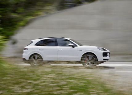 Porsche svela la Cayenne e-Hybrid