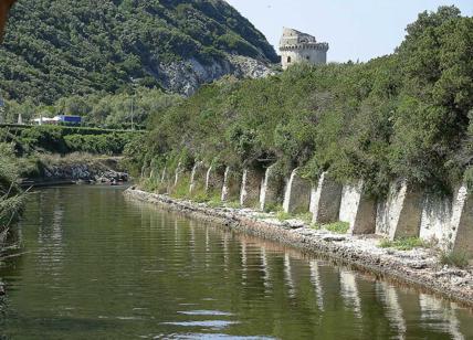 Maltempo: esonda il lago di Paola, a rischio crollo l'antico canale romano