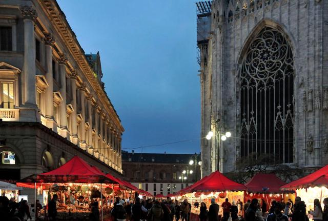 Milano si prepara al Natale degli Alberi 2023 Milano si prepara al Natale degli Alberi 2023
