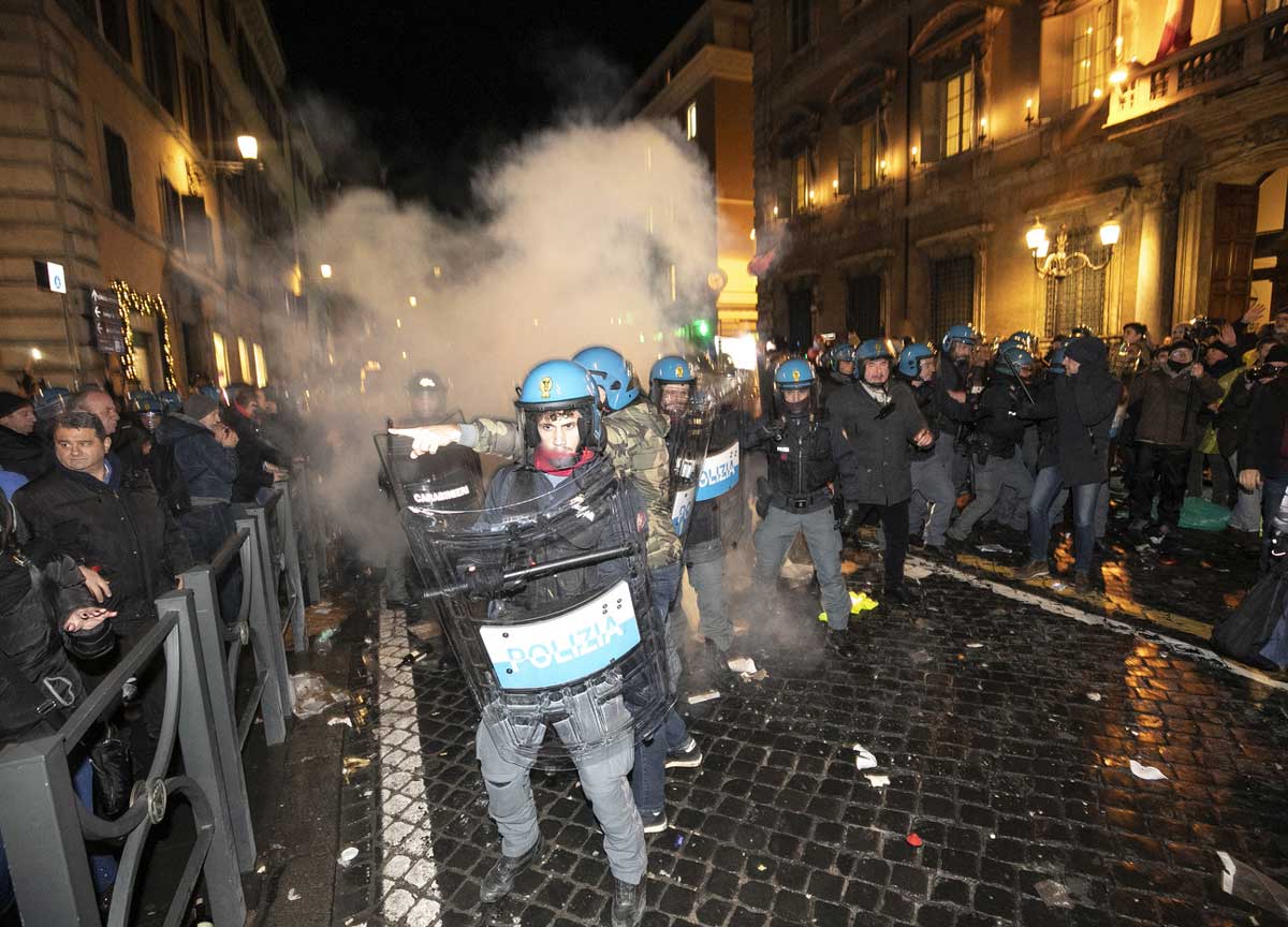 La protesta dei tassiti a Roma La protesta dei tassiti a Roma
