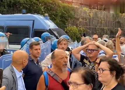 Rdc, proteste a Napoli. Manifestanti in autostrada, scontri con la Polizia