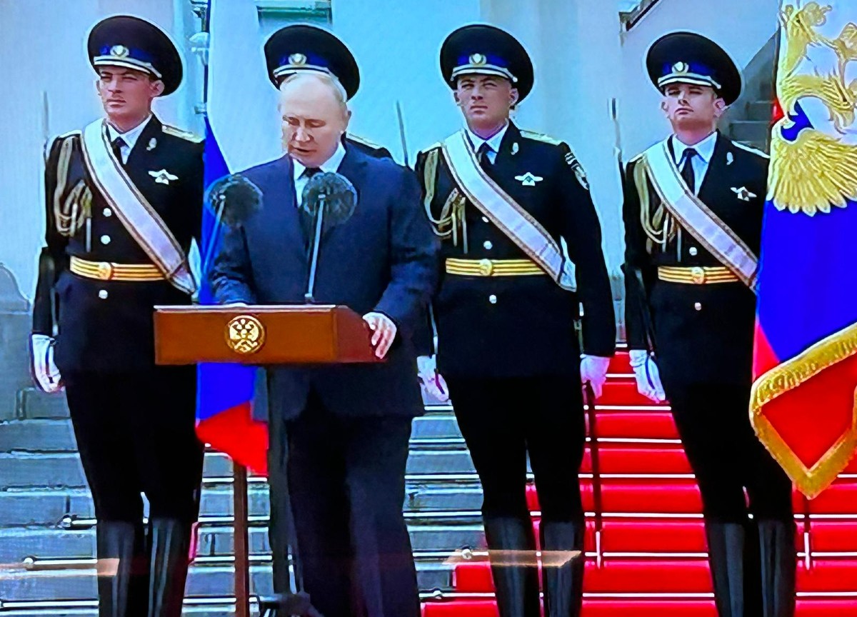 Vladimir Putin parla alla Russia Vladimir Putin parla alla Russia
