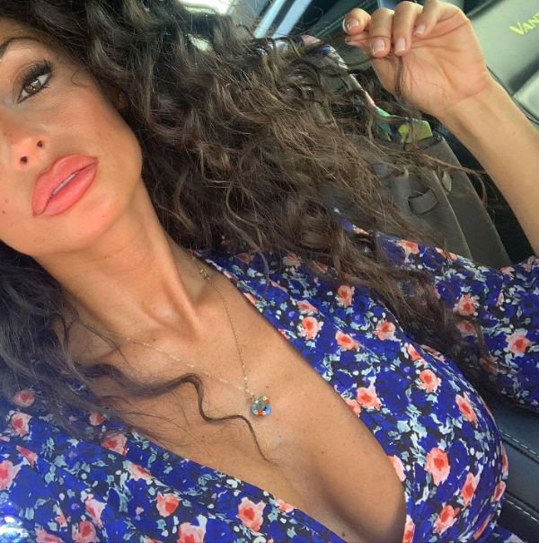 Raffaella Fico (Instagram ficoraffaella) Raffaella Fico (Instagram ficoraffaella)
