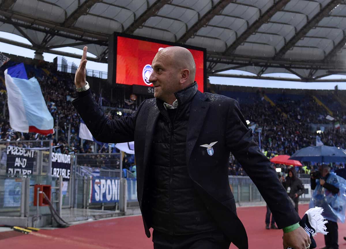 Tommaso Rocchi sotto la Nord Tommaso Rocchi sotto la Nord