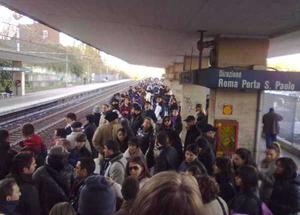 Roma Lido, la Cotral si arrende: 10 bus al giorno per aiutare la Metromare