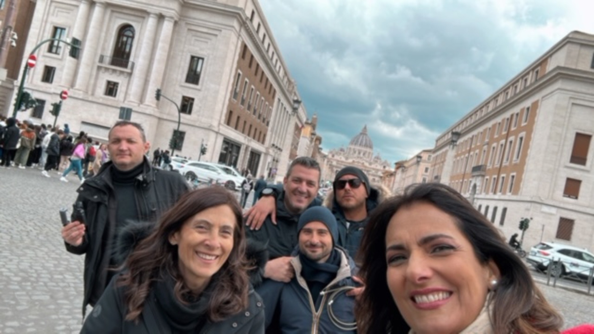 Safiria Leccese e la sua squadra Safiria Leccese e la sua squadra