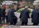 L'applauso per l'arrivo del feretro di Giulia Cecchettin alla Basilica di Santa Giustina a Padova